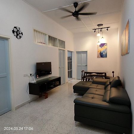 Sterling Homestay Tanjung Bungah  Exterior photo