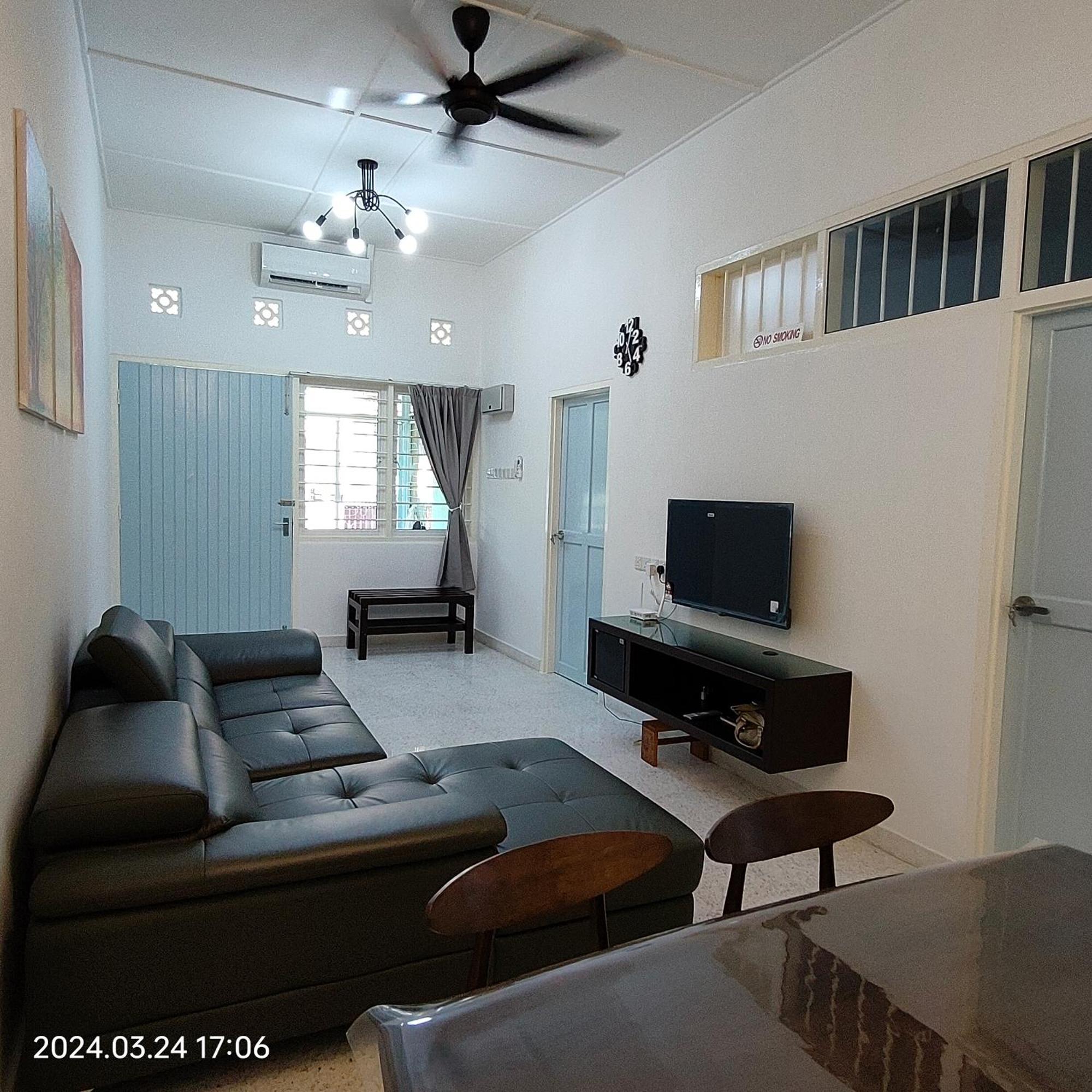 Sterling Homestay Tanjung Bungah  Exterior photo